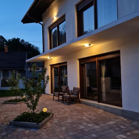 Old Town Road Apartment Karlovac Exterior foto