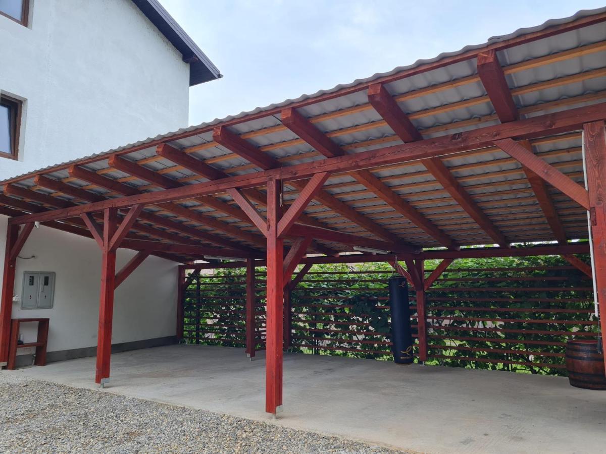 Old Town Road Apartment Karlovac Exterior foto